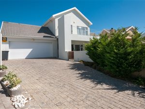 3 Bed House in Bizweni