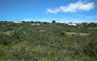 674 m² Land available in Hersham