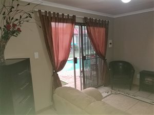 2 Bed Garden Cottage in Heuweloord