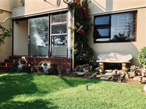 2 Bed Apartment in Weltevreden Park