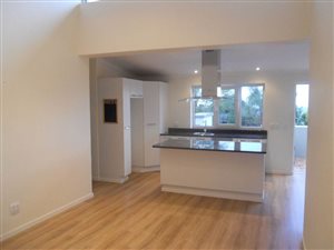 2 Bed Apartment in Waterkloof Glen