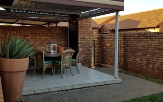 2 Bedroom Townhouse in Pierre van Ryneveld