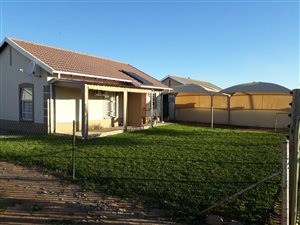3 Bed House in Roodepan