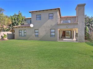 6 Bed House in Fernridge Estate
