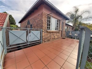 2 Bed Apartment in Wonderboom South