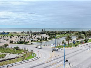 2 Bed Apartment in Humewood