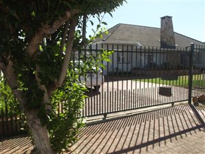 3 Bed House in Worcester West