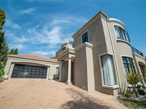 4 Bed Apartment in Broadacres