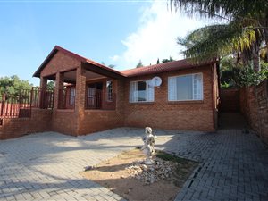 3 Bedroom Simplex in Waterkloof Heights