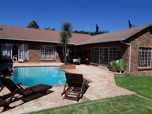 3 Bed House in Boat Lake Village