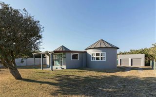 3 Bedroom House in Cannon Rocks