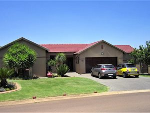 3 Bedroom House in Midlands Estate