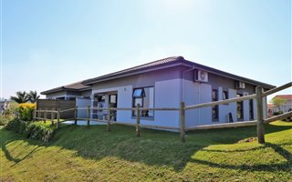 3 Bedroom Townhouse in Palm Lakes Estate