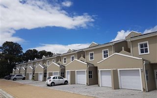 3 Bedroom Apartment in Paarl