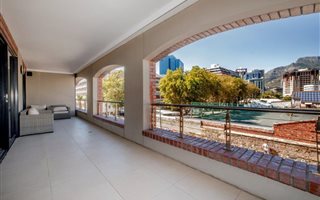 1 Bedroom Apartment in Green Point
