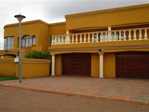 5 Bed House in Clarina