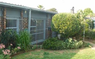 4 Bedroom House in Lodeyko