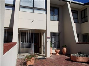 2 Bed Townhouse in Strand North