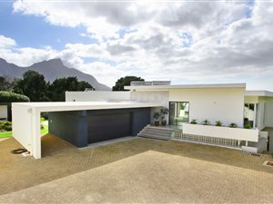 5 Bed House in Claremont Upper