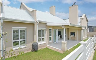 3 Bedroom House in Waterfall Country Village