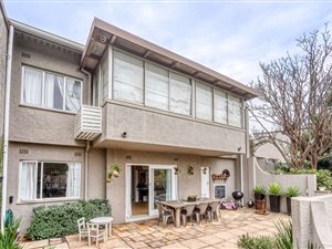 3 Bed Duplex in Sunningdale