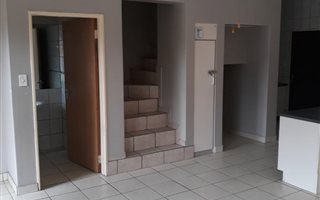 3 Bedroom Apartment in Sonheuwel