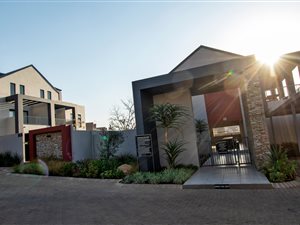 3 Bedroom Apartment in Paulshof