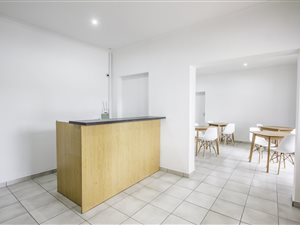 12 Bed House in Arboretum