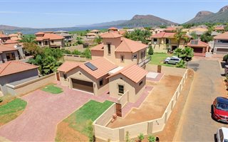 4 Bedroom House in Melodie