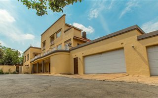 4 Bedroom House in Linmeyer