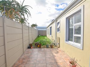3 Bed House in West Beach