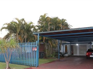 5 Bed House in Theresa Park
