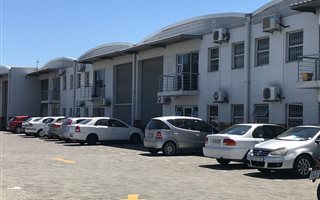 290 m² Commercial space in Elsies River