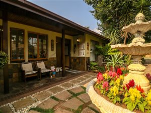450 m² Hotel in Aston Manor