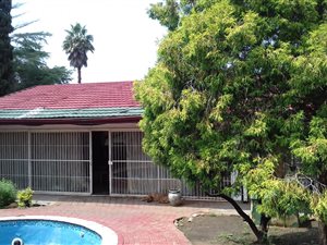 12 Bed House in Vanderbijlpark SE7
