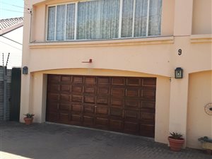 2 Bed Apartment in Emmarentia