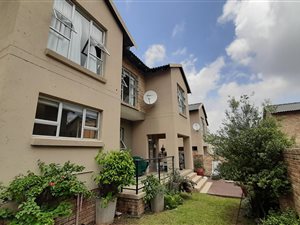 3 Bed Townhouse in Honeydew Manor