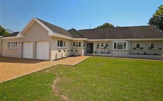 4 Bedroom House in Tokai