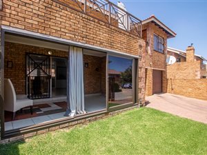 4 Bed Townhouse in Honeydew Manor