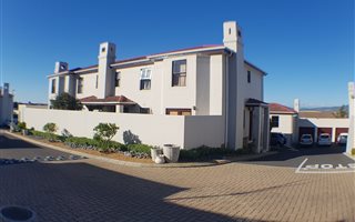 2 Bedroom Apartment in West Beach