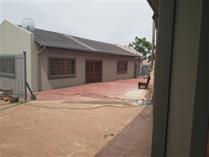 4 Bed House in Barkly West