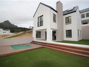 3 Bed House in La Roche