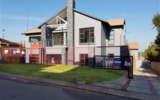3 Bedroom House in Bergtuin