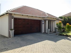 3 Bed House in Amberfield Manor