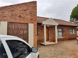 3 Bed House in Flora Park