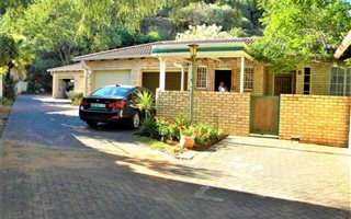 3 Bedroom Townhouse in Arboretum