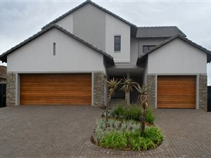 4 Bed House in Mooikloof Equestrian Estate