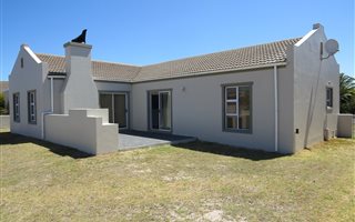3 Bedroom House in Langebaan North