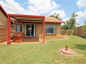 2 Bed Townhouse in Erasmuskloof