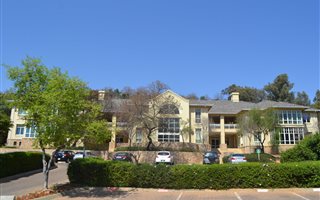 298 m² Commercial space in Lynnwood